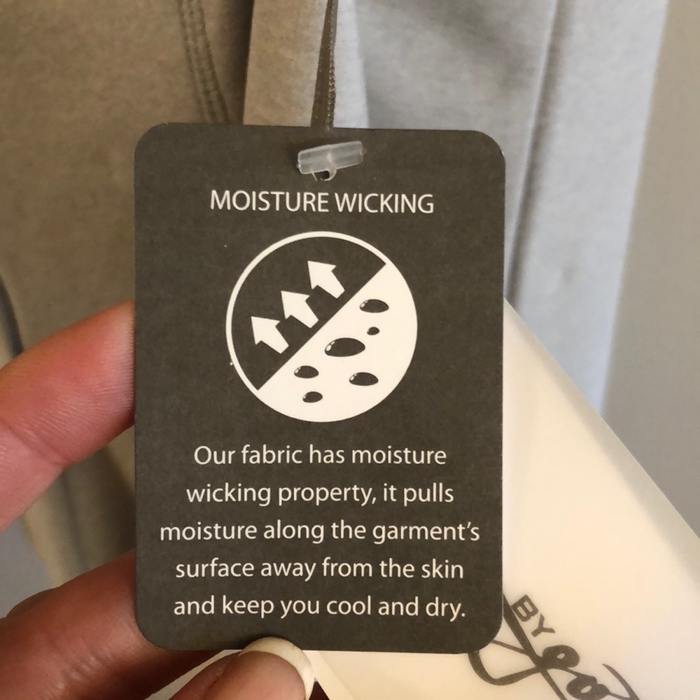 X By Gottex moisture wicking tank - Picture 5 of 8